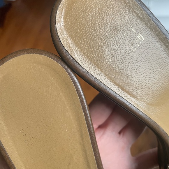 Stuart Weitzman heeled slides - Picture 3 of 16